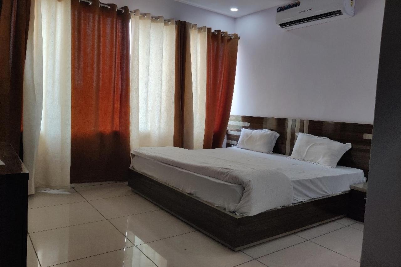 Oyo Hotel Laksh Kurukshetra Экстерьер фото