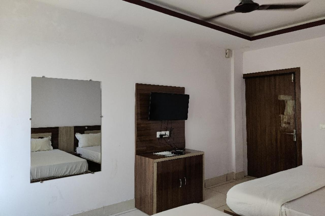 Oyo Hotel Laksh Kurukshetra Экстерьер фото