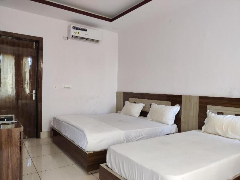 Oyo Hotel Laksh Kurukshetra Экстерьер фото